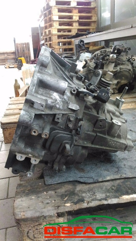 Cambio usato Mazda 6 1A SERIE 2002, codice RF – foto 3 di 8