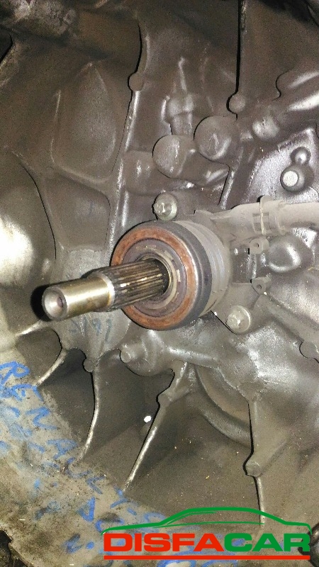 Cambio usato Renault Scenic 2003, codice F9QD8 – foto 2 di 10