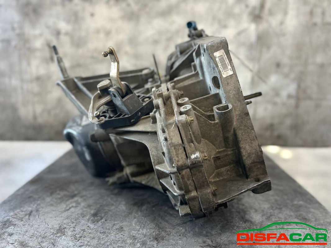 Cambio usato Renault Scenic 2003, codice K4MT7 – foto 4 di 9