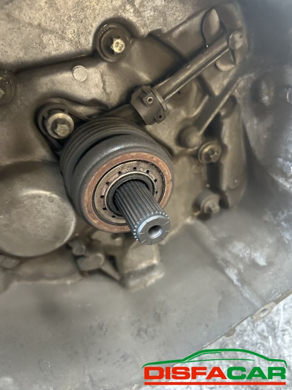 Cambio usato Renault Scenic 2003, codice K4MT7 – foto 7 di 9