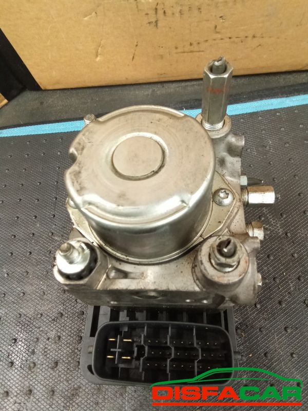 Centralina ABS usata Toyota Yaris 2A SERIE 2005, codice 44510-52460 – foto 8 di 8