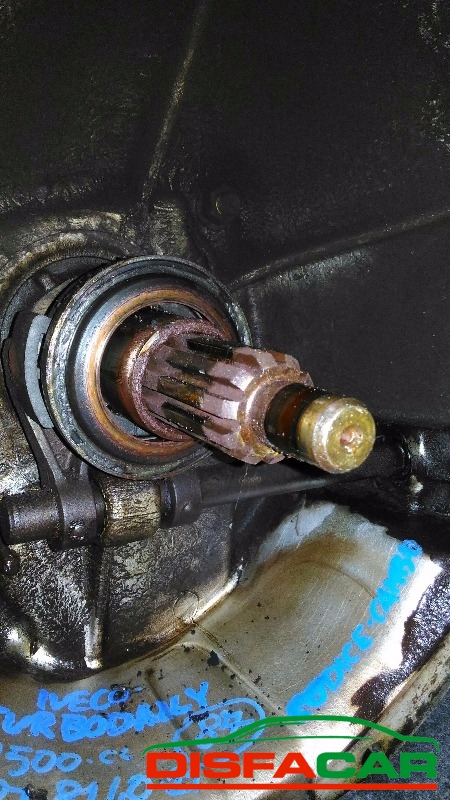 Cambio usato Iveco DAILY TURBO MK1 1980, codice 8140.21 – foto 2 di 9