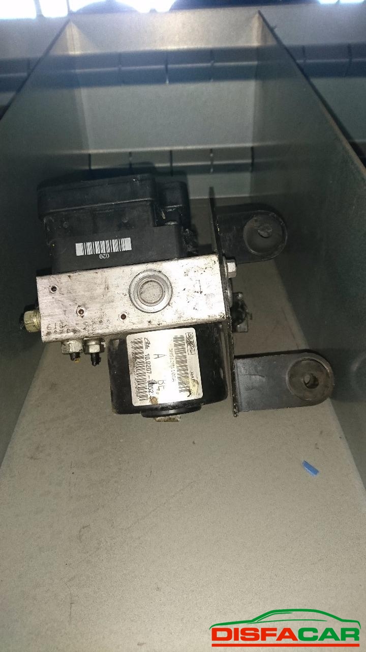 Centralina ABS usata Ford C-Max, codice 10.0207-0052.4 – foto 2 di 4