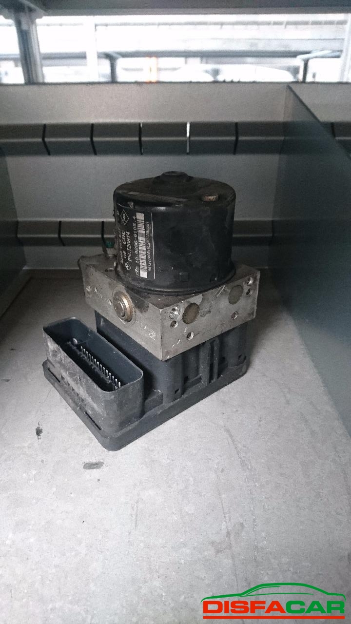 Centralina ABS usata Renault Vel Satis, codice 8200159837 – foto 2 di 4
