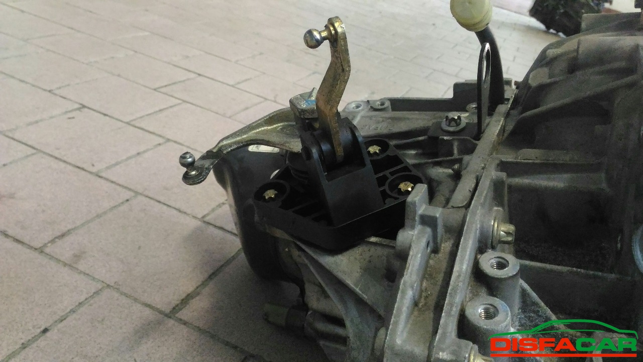 Cambio usato Renault Scenic 2A SERIE 2005, codice K4MT7 – foto 5 di 5