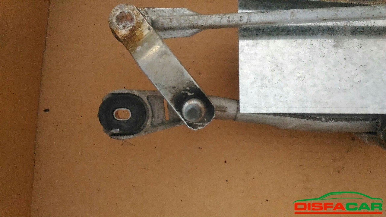 Motorino tergicristallo usato Fiat 500L Completo di leveraggio 2012, codice 000035841 – foto 2 di 3