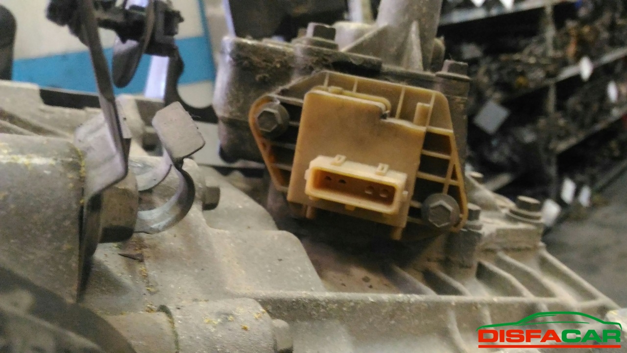 Cambio usato Ford Mondeo 1996, codice RKF – foto 7 di 8