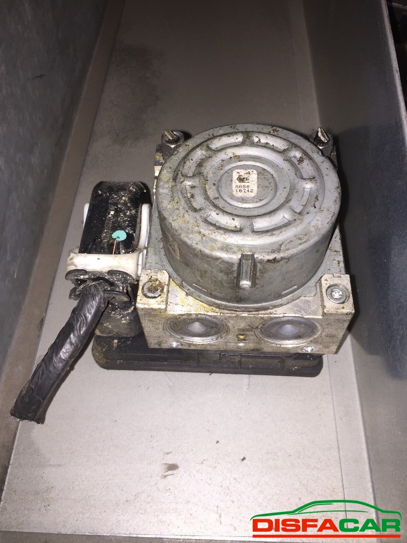 Centralina ABS usata Peugeot 208, codice 9810293180 – foto 4 di 4