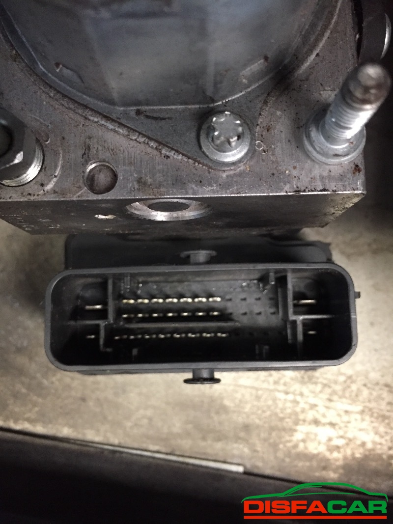 Centralina ABS usata Citroën C1 2005, codice 44510-0h020 – foto 4 di 6