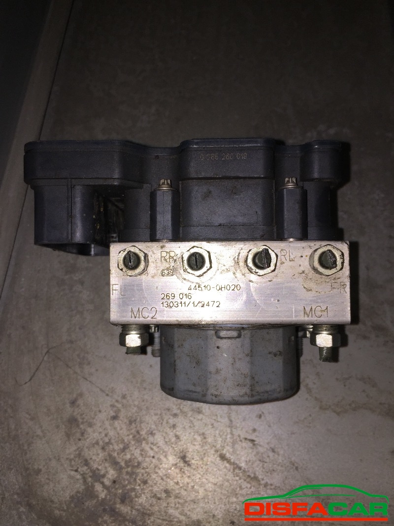 Centralina ABS usata Citroën C1 2005, codice 44510-0h020 – foto 2 di 6