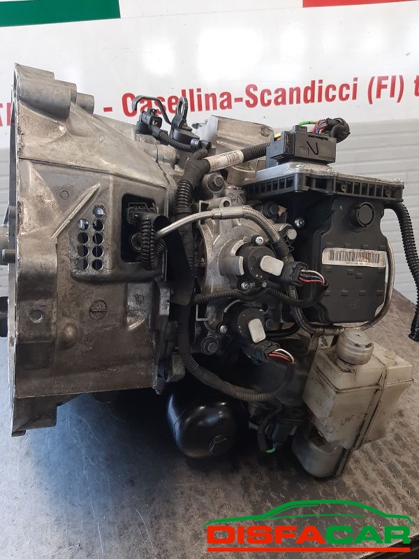 Cambio usato Citroën C4 CACTUS 2014, codice 20dr20 – foto 3 di 11