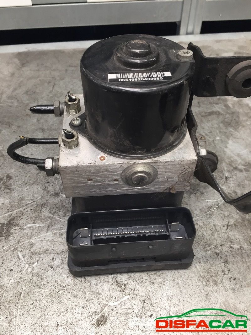 Centralina ABS usata Ford Focus 2007, codice 10.0206-0322.4 – foto 3 di 6