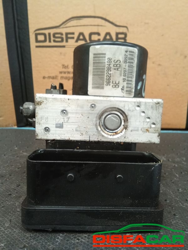 Centralina ABS usata Peugeot 207 C3 PLURIEL 2003, codice 10.0207-0092.4 – foto 7 di 8