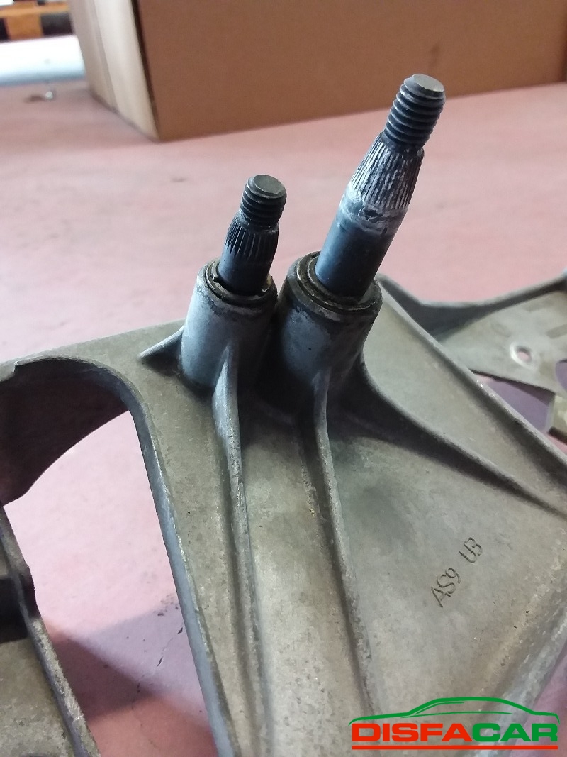 Leveraggio tergi usato Renault Twingo 1A SERIE 1993 – foto 2 di 4