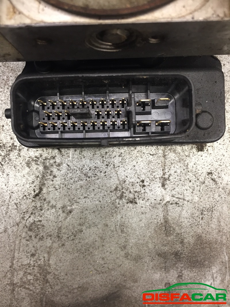 Centralina ABS usata Mazda MPV, codice 3322c1563 – foto 3 di 7