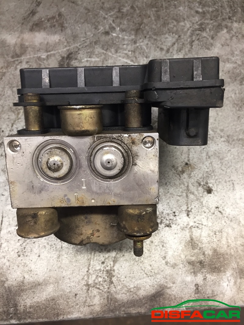 Centralina ABS usata Mazda MPV, codice 3322c1563 – foto 6 di 7