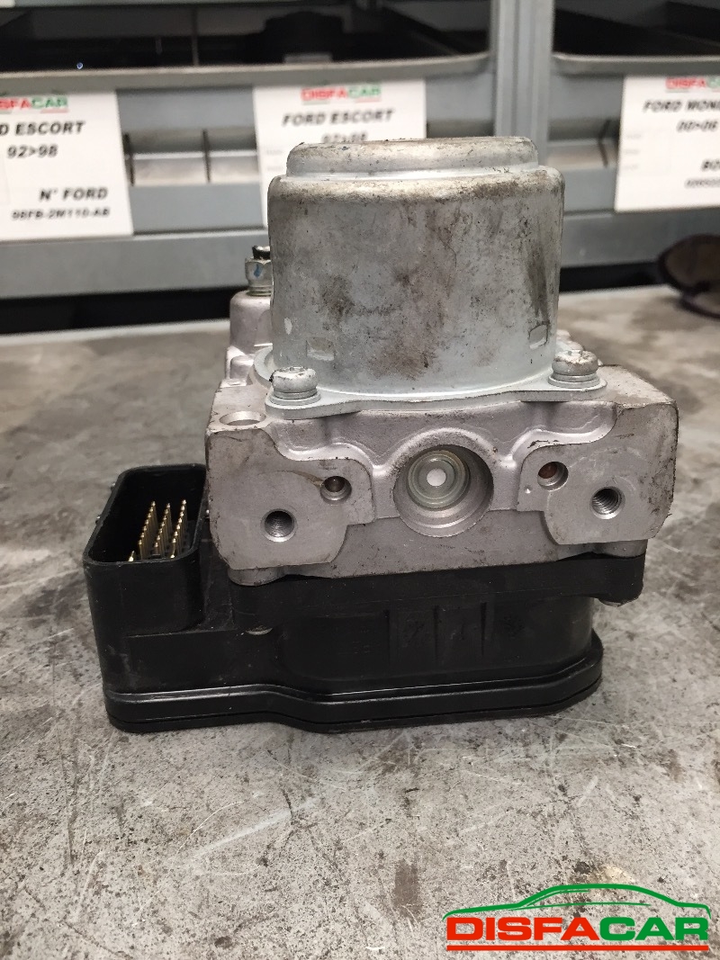 Centralina ABS usata Honda Jazz 2008, codice t08c2-7121 – foto 7 di 9
