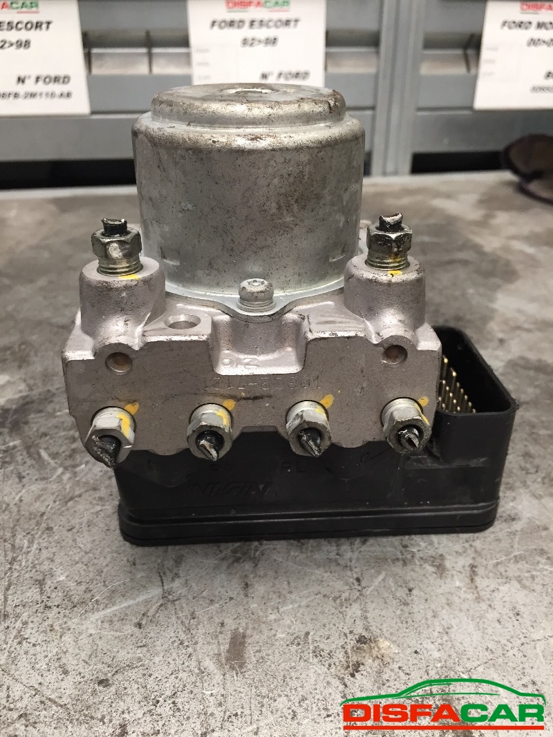 Centralina ABS usata Honda Jazz 2008, codice t08c2-7121 – foto 5 di 9
