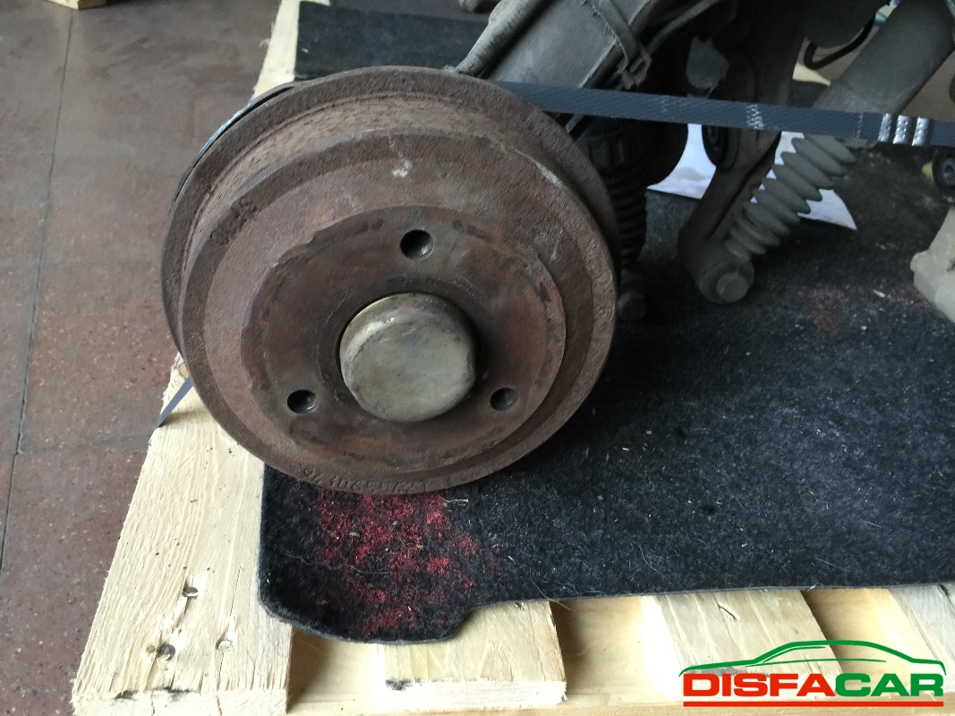 Assale posteriore usato Peugeot 106 Tre fori 1996, codice CDZ – foto 2 di 4