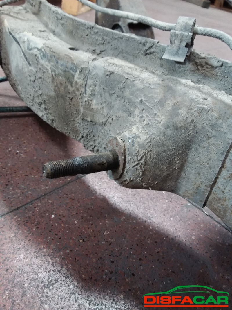 Assale posteriore usato Renault R 5 ATTACCO RUOTA A 3 COLONNETTE 1982, codice 688E7 – foto 5 di 8