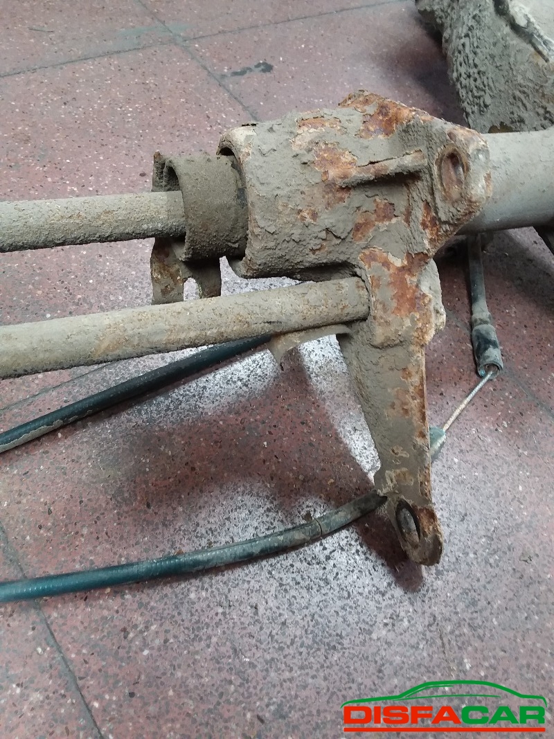 Assale posteriore usato Renault R 5 ATTACCO RUOTA A 3 COLONNETTE 1982, codice 688E7 – foto 6 di 8