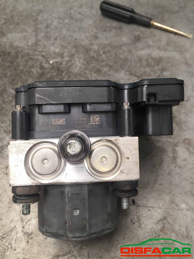 Centralina ABS usata Opel Meriva, codice 13474250 – foto 5 di 7