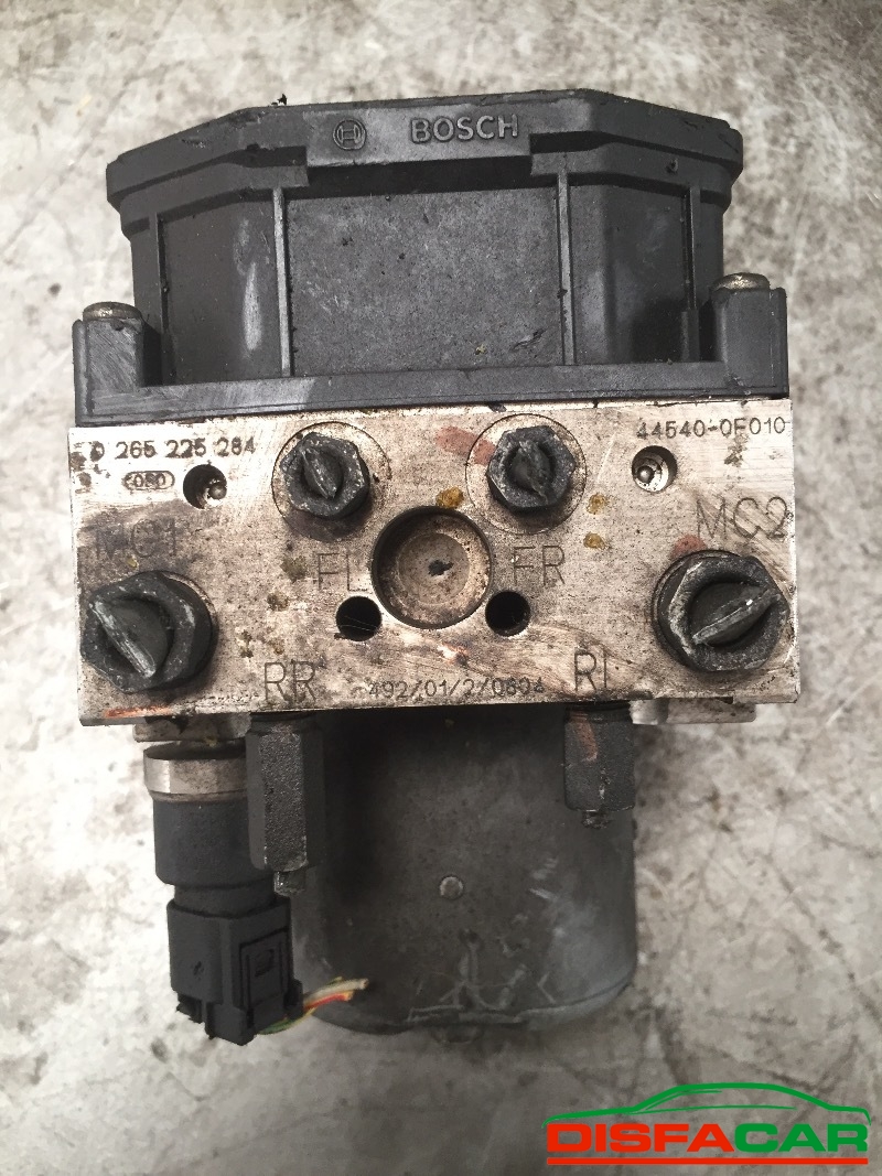Centralina ABS usata Toyota Corolla Verso, codice bosch – foto 2 di 6