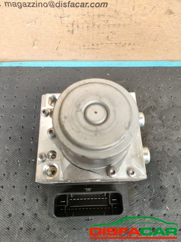Centralina ABS usata Fiat 500L 2012, codice 52003820 – foto 8 di 8