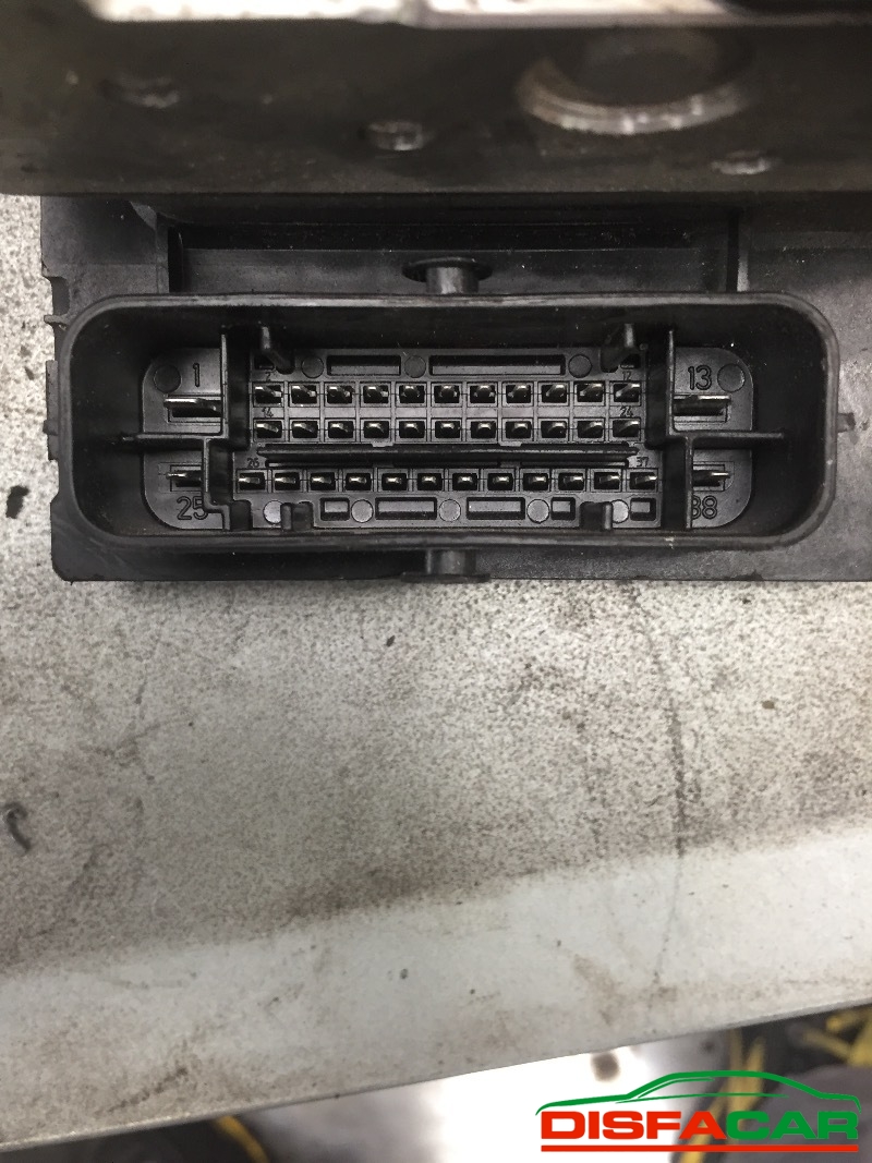 Centralina ABS usata Fiat 500L, codice 0265b4e – foto 6 di 7