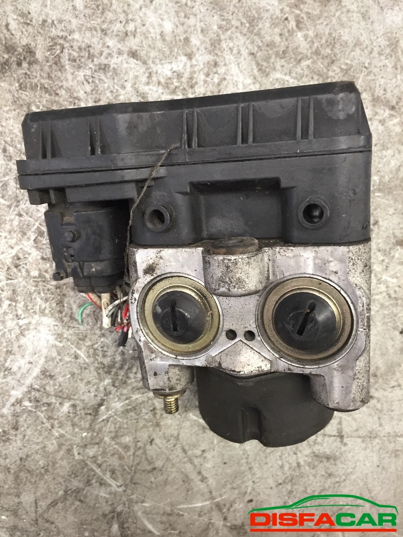Centralina ABS usata Toyota Previa, codice 12c031807 – foto 4 di 5