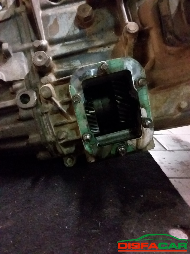 Cambio usato Nissan Cabstar 2002, codice Yd25 – foto 4 di 10