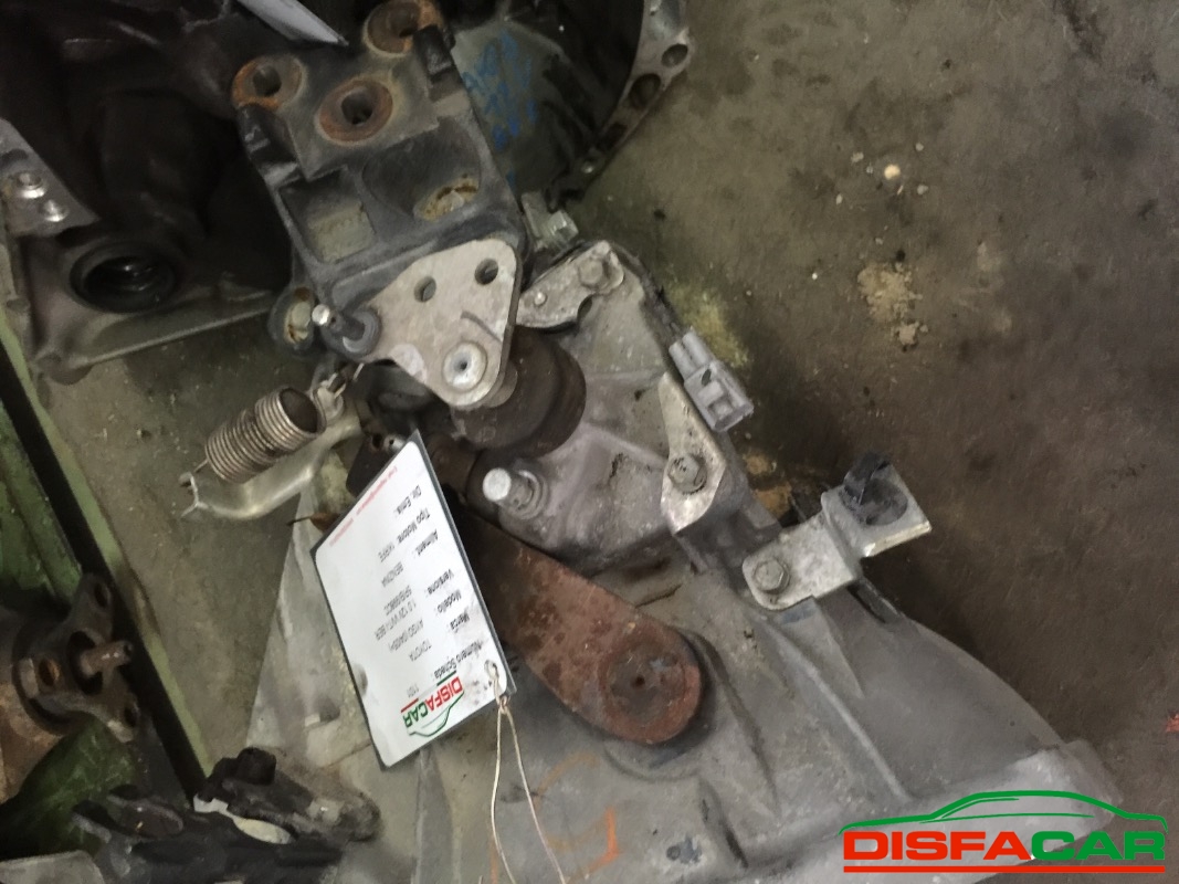 Cambio usato Toyota Aygo C1 2005, codice 1KRFE – foto 2 di 3