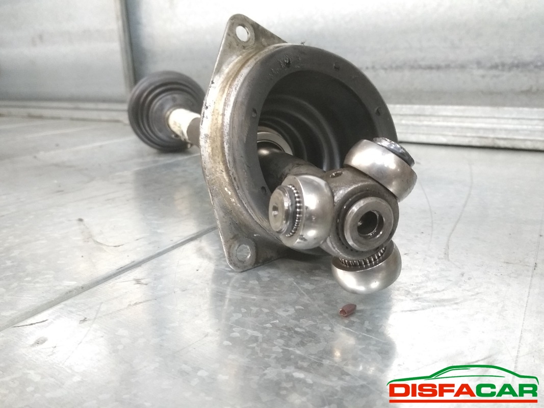 Semiasse usato Renault Scenic 1999, codice K4MA7 – foto 4 di 5
