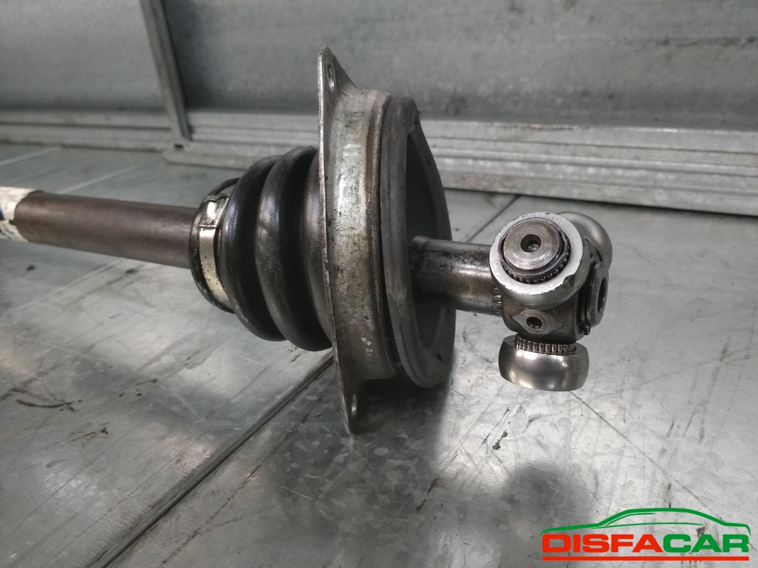 Semiasse usato Renault Scenic 1999, codice K4MA7 – foto 2 di 5