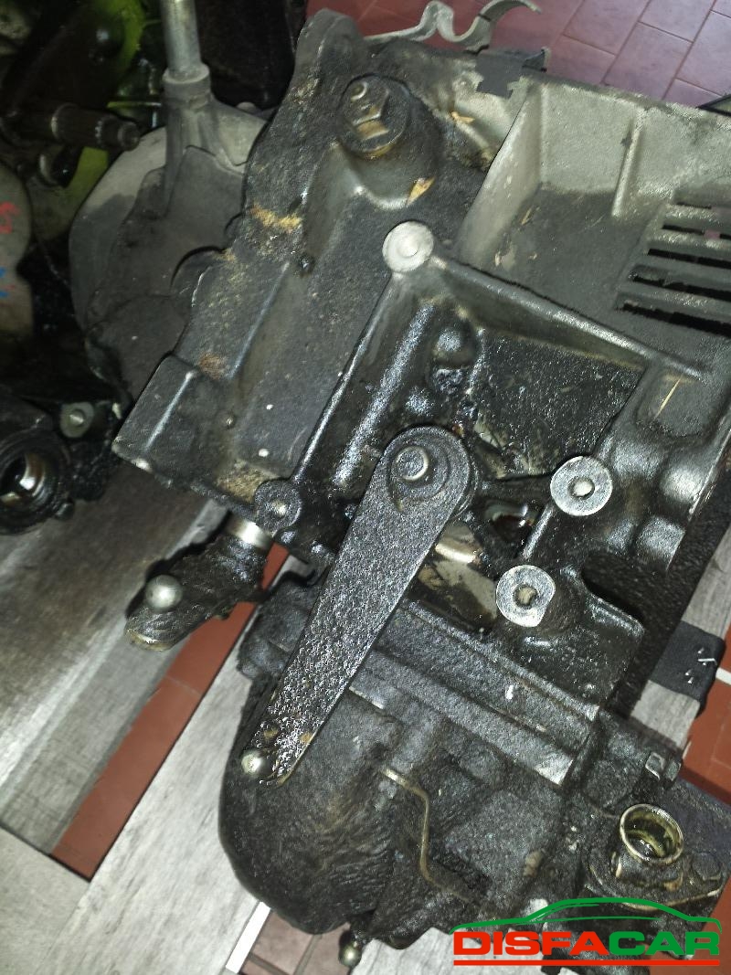 Cambio usato Peugeot 205 diesel – foto 2 di 3