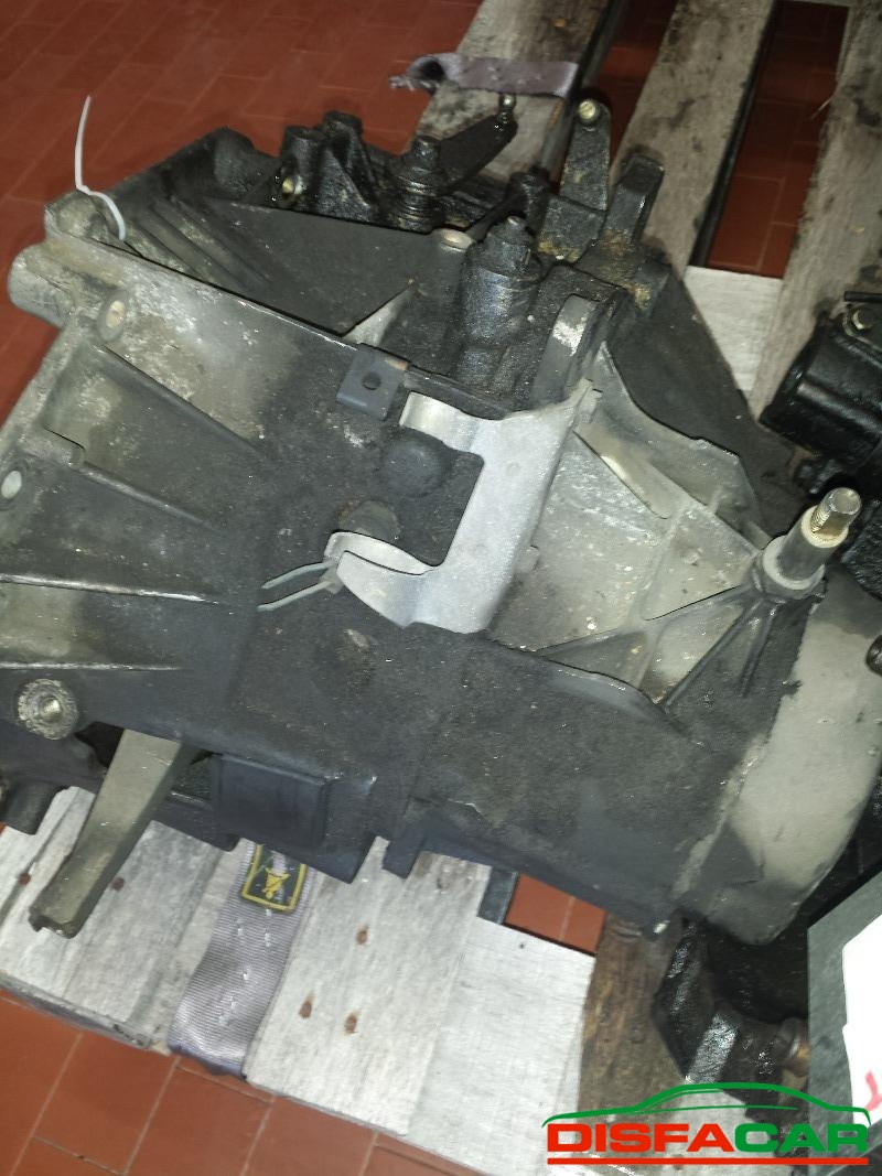 Cambio usato Peugeot 205 diesel – foto 3 di 3