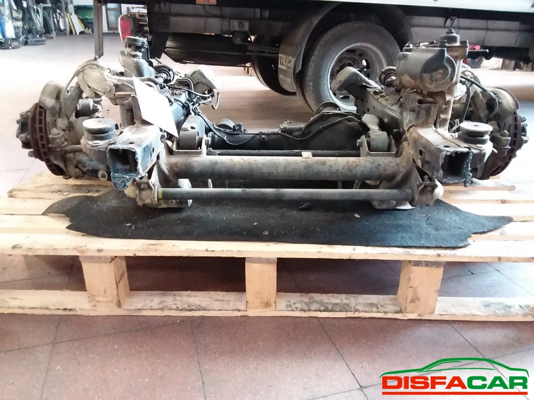 Assale anteriore con differenziale 4x4 usato Mitsubishi Pajero 1991, codice 4D56 – foto 2 di 14