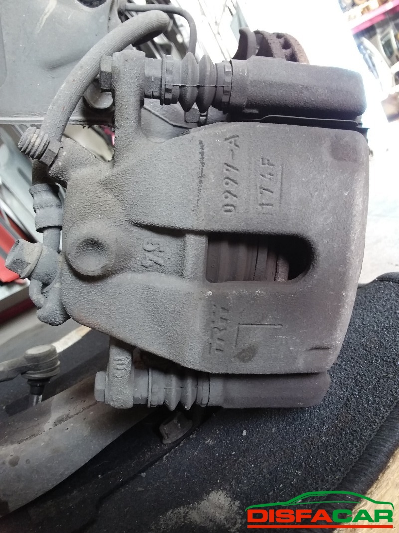 Telaietto anteriore usato Suzuki Swift 2005, codice Z13DT – foto 3 di 17