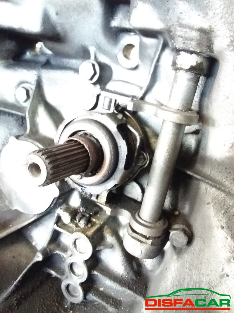 Cambio usato Lancia Delta PRISMA 1500 1986, codice 3831B.000 – foto 2 di 11