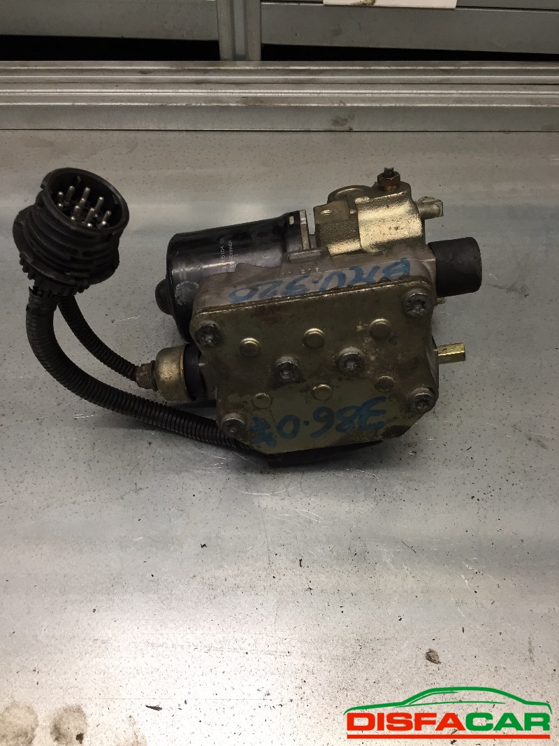 Centralina ABS usata BMW 320, codice 34.51-1090428 – foto 7 di 9