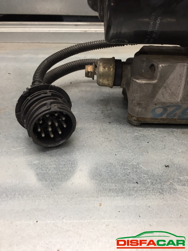 Centralina ABS usata BMW 320, codice 34.51-1090428 – foto 6 di 9