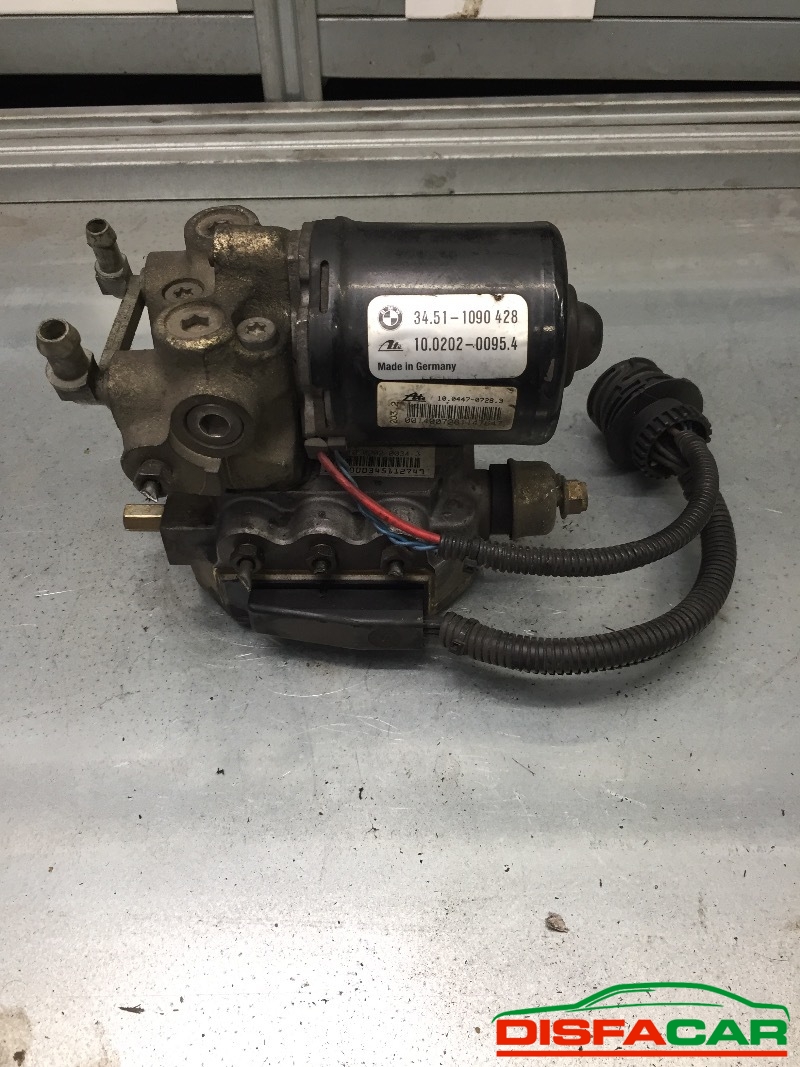 Centralina ABS usata BMW 320, codice 34.51-1090428 – foto 2 di 9