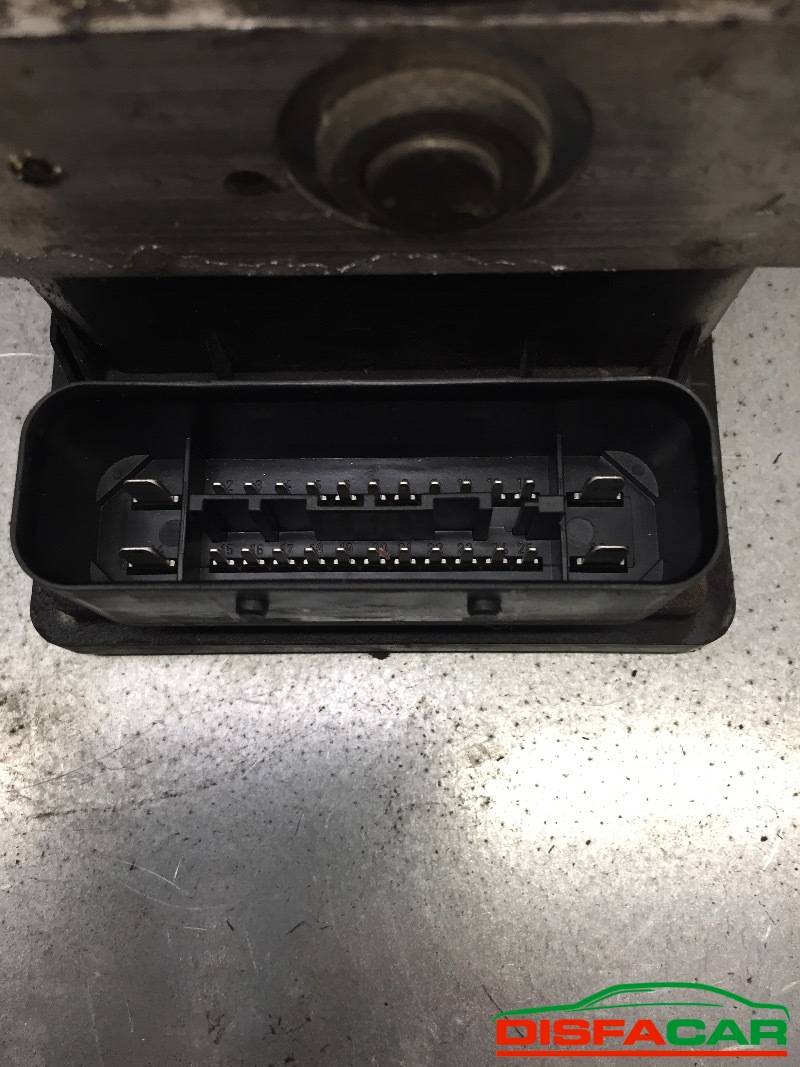 Centralina ABS usata Opel Astra H, codice 13246535 – foto 4 di 9