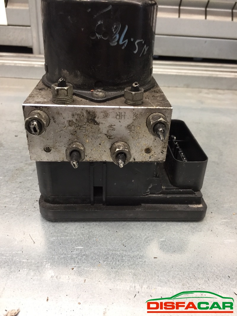Centralina ABS usata Opel Astra H, codice 13246535 – foto 8 di 9
