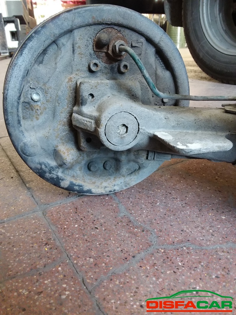 Assale posteriore usato Peugeot 106 MOZZI A 4 FORI senza ABS 1996, codice KFX – foto 4 di 7
