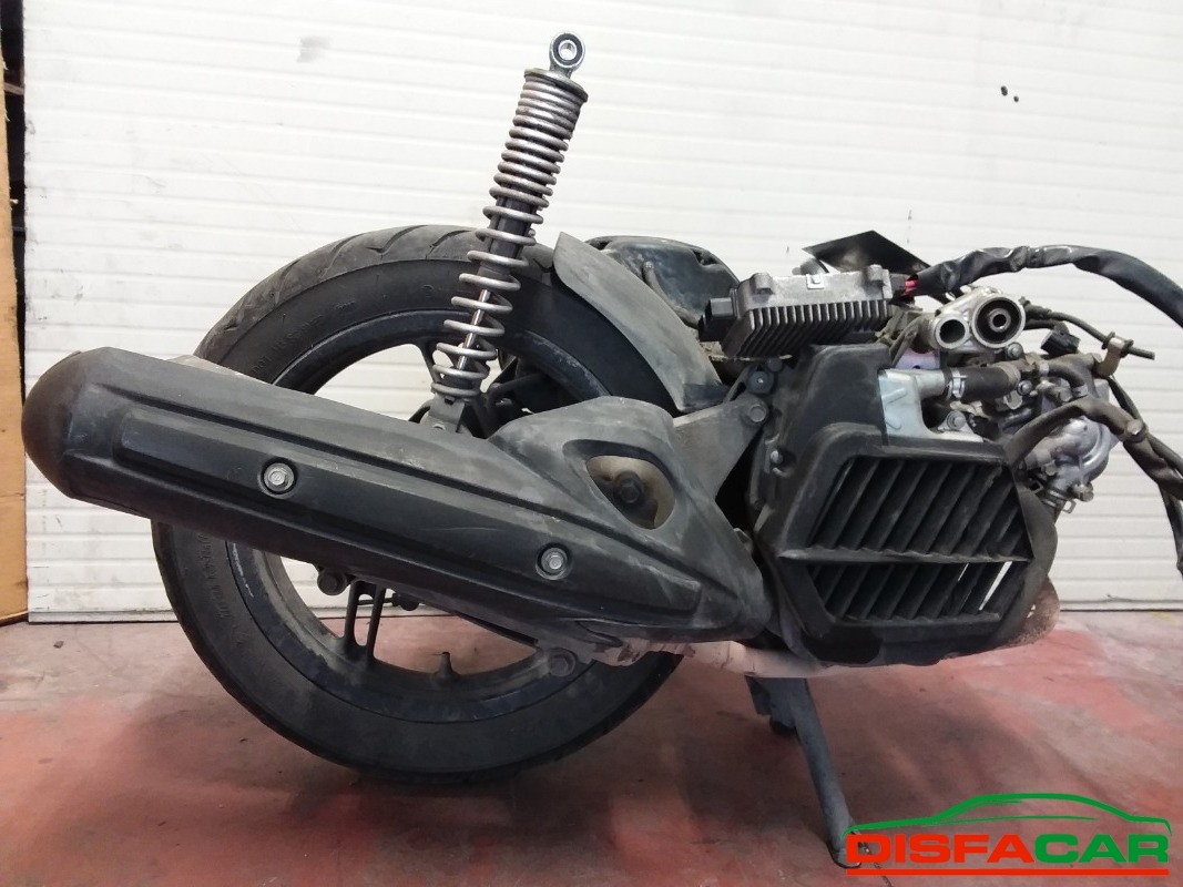 Motore usato Honda SH (Corpo farfallato venduto) 2012, codice JF28E – foto 4 di 9
