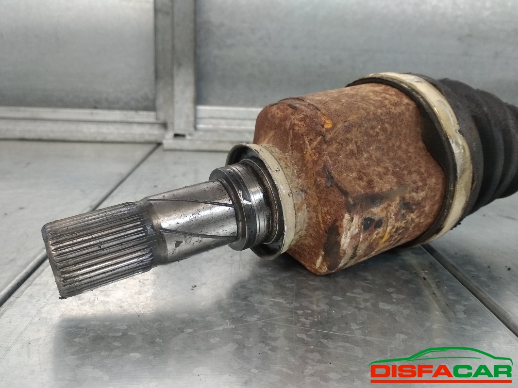 Semiasse usato Opel Vivaro 2006, codice M9RA6 – foto 3 di 5