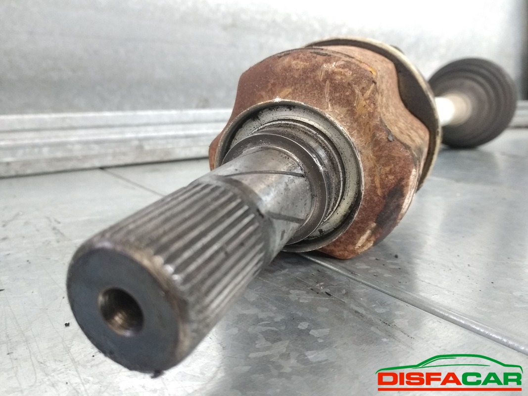 Semiasse usato Opel Vivaro 2006, codice M9RA6 – foto 5 di 5