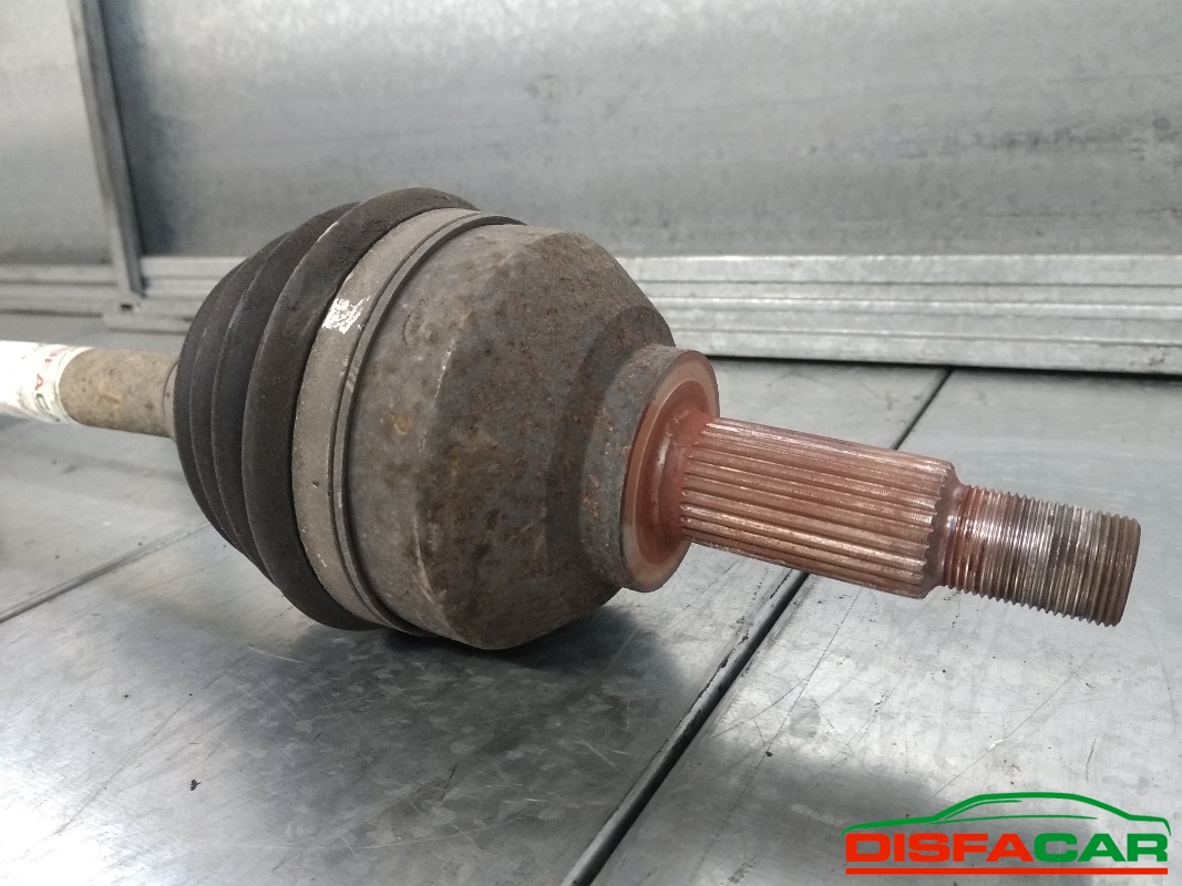 Semiasse usato Opel Vivaro 2006, codice M9RA6 – foto 2 di 5