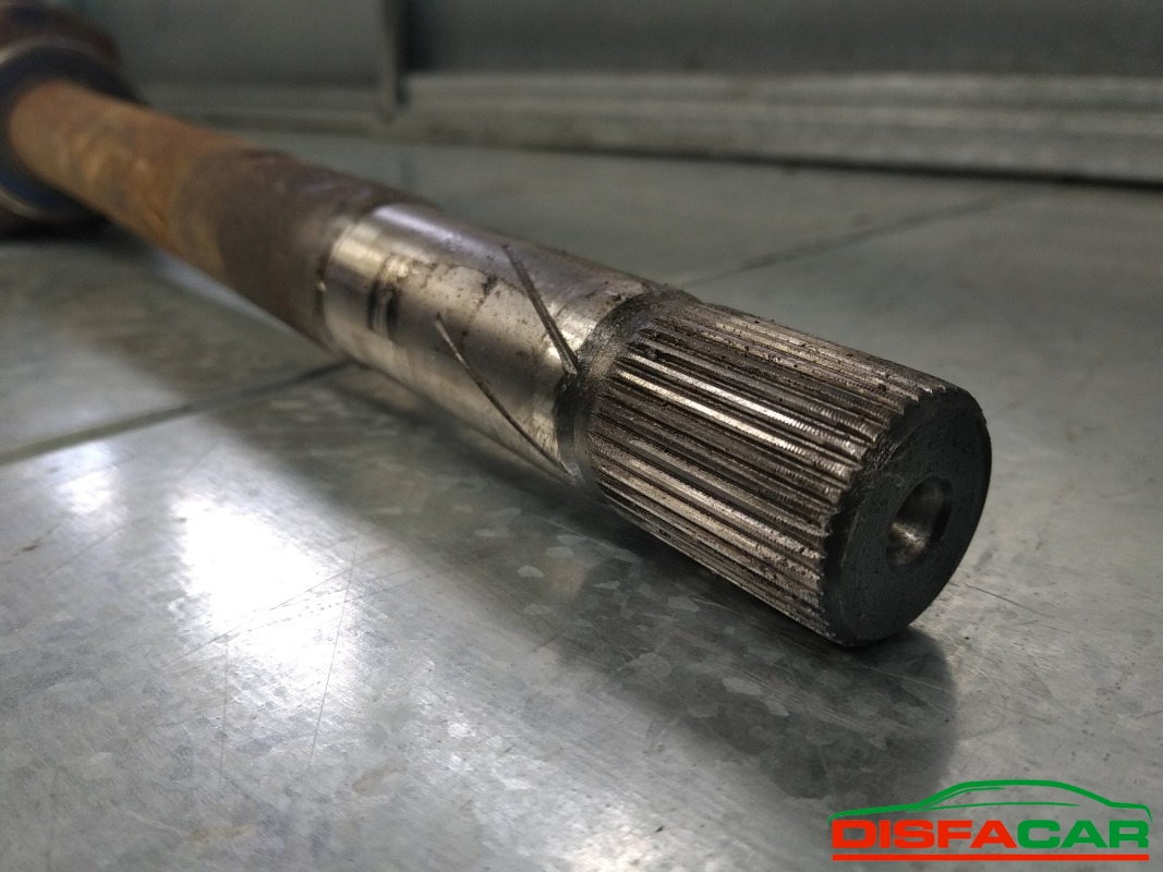 Semiasse usato Opel Vivaro 2006, codice M9RA6 – foto 5 di 6